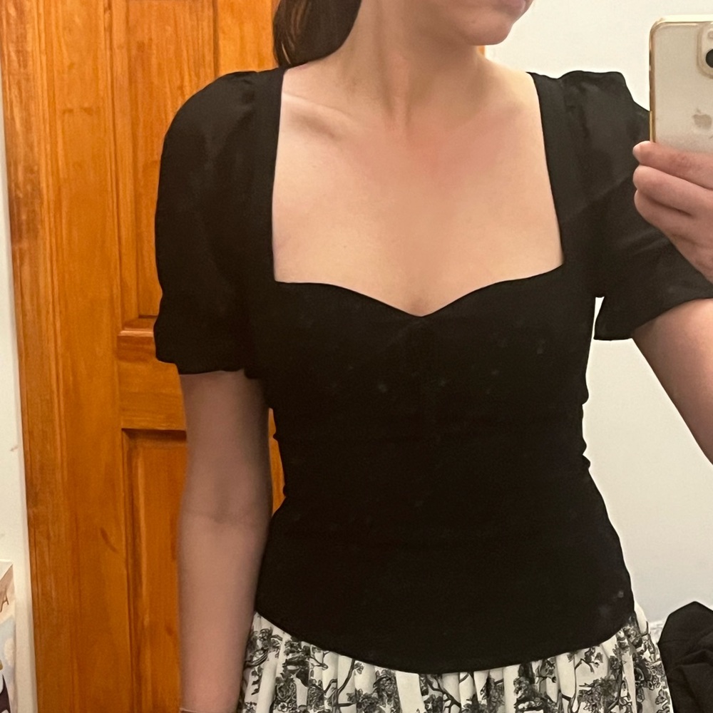Reformation Delevan Top in Black Size 8 - Picture 4 of 4